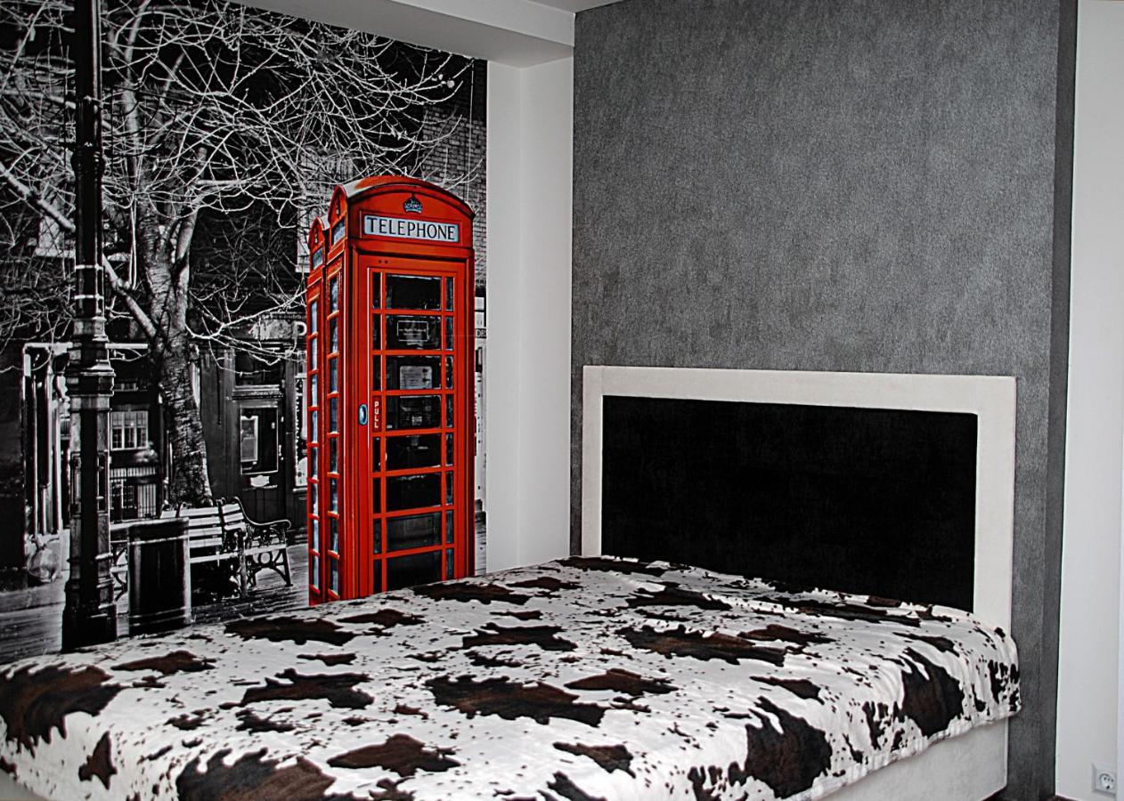 Немного Лондона В Центре Чернигова Extérieur photo